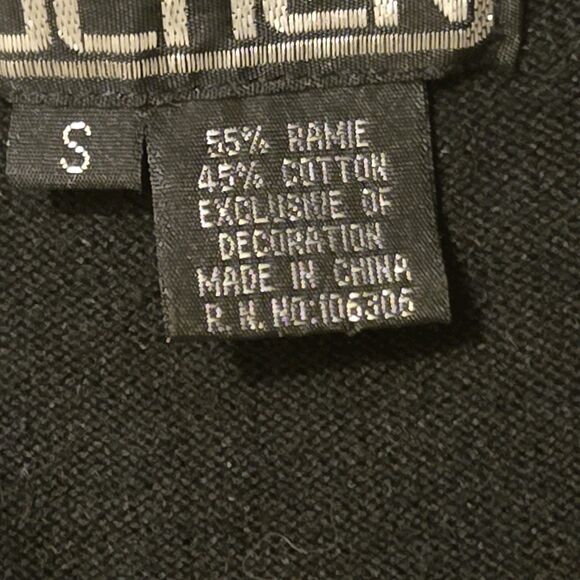 Berek 2 Small Sweatshirt Black Ugly Christmas Holiday Santa Hat Poinsetta - Picture 11 of 11